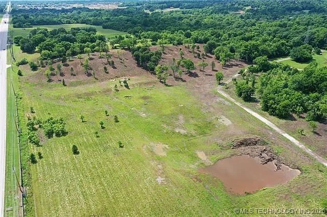 0001 E 86th Street North Property Photo 11