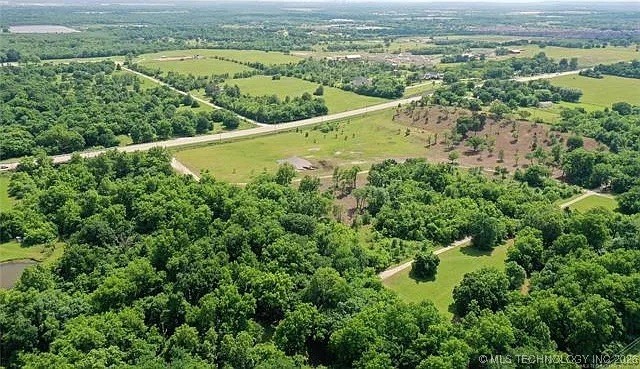 0002 E 86th Street North Property Photo 5