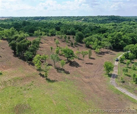 0002 E 86th Street North Property Photo 12