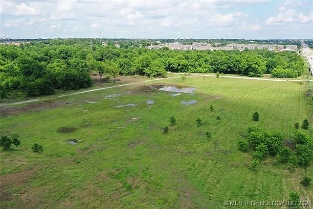 0002 E 86th Street North Property Photo 15