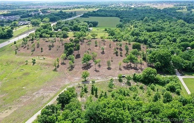 0002 E 86th Street North Property Photo 18