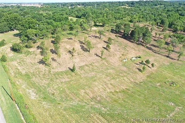 0002 E 86th Street North Property Photo 23