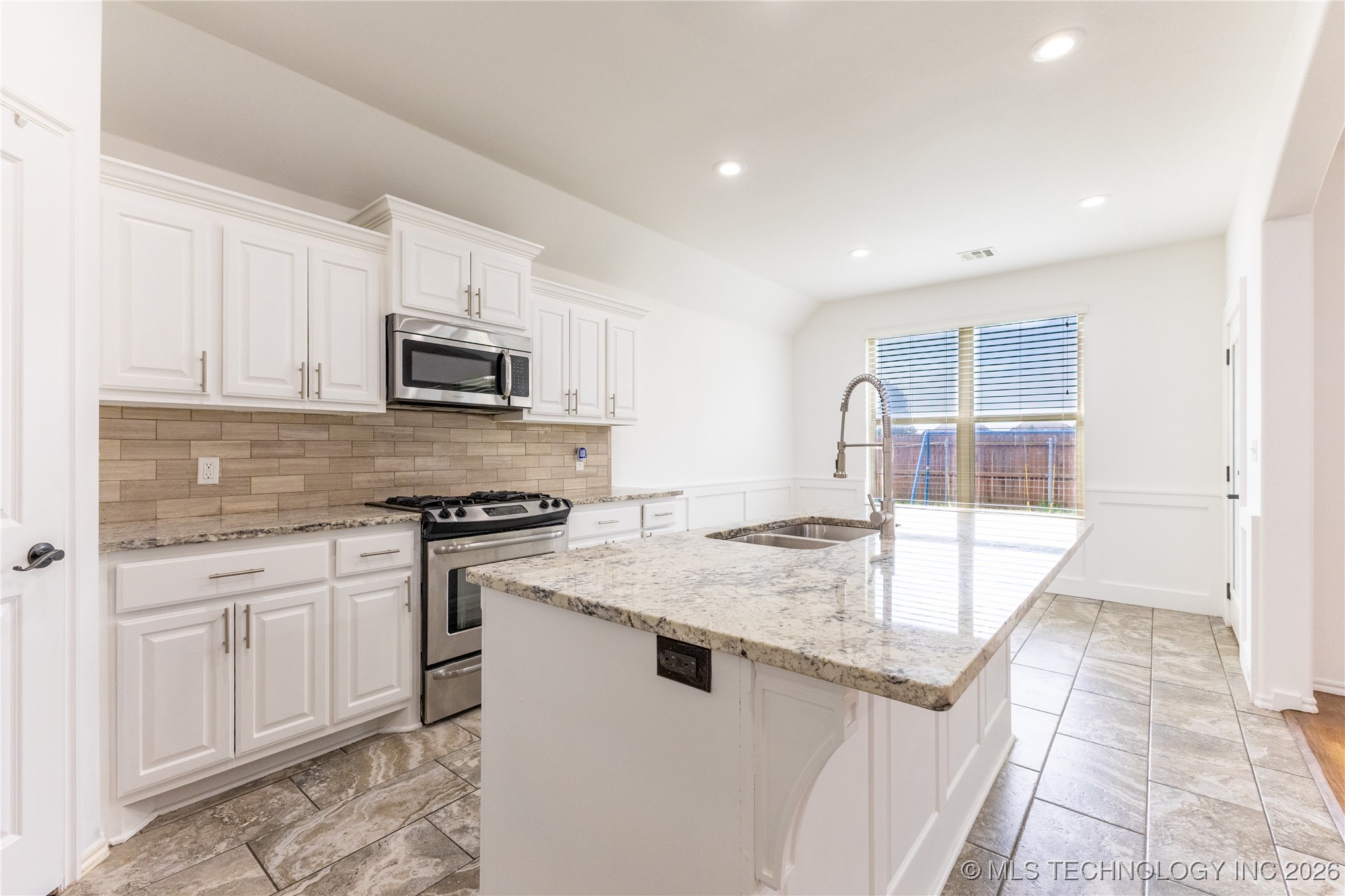 1301 W Elmira Place Property Photo 16