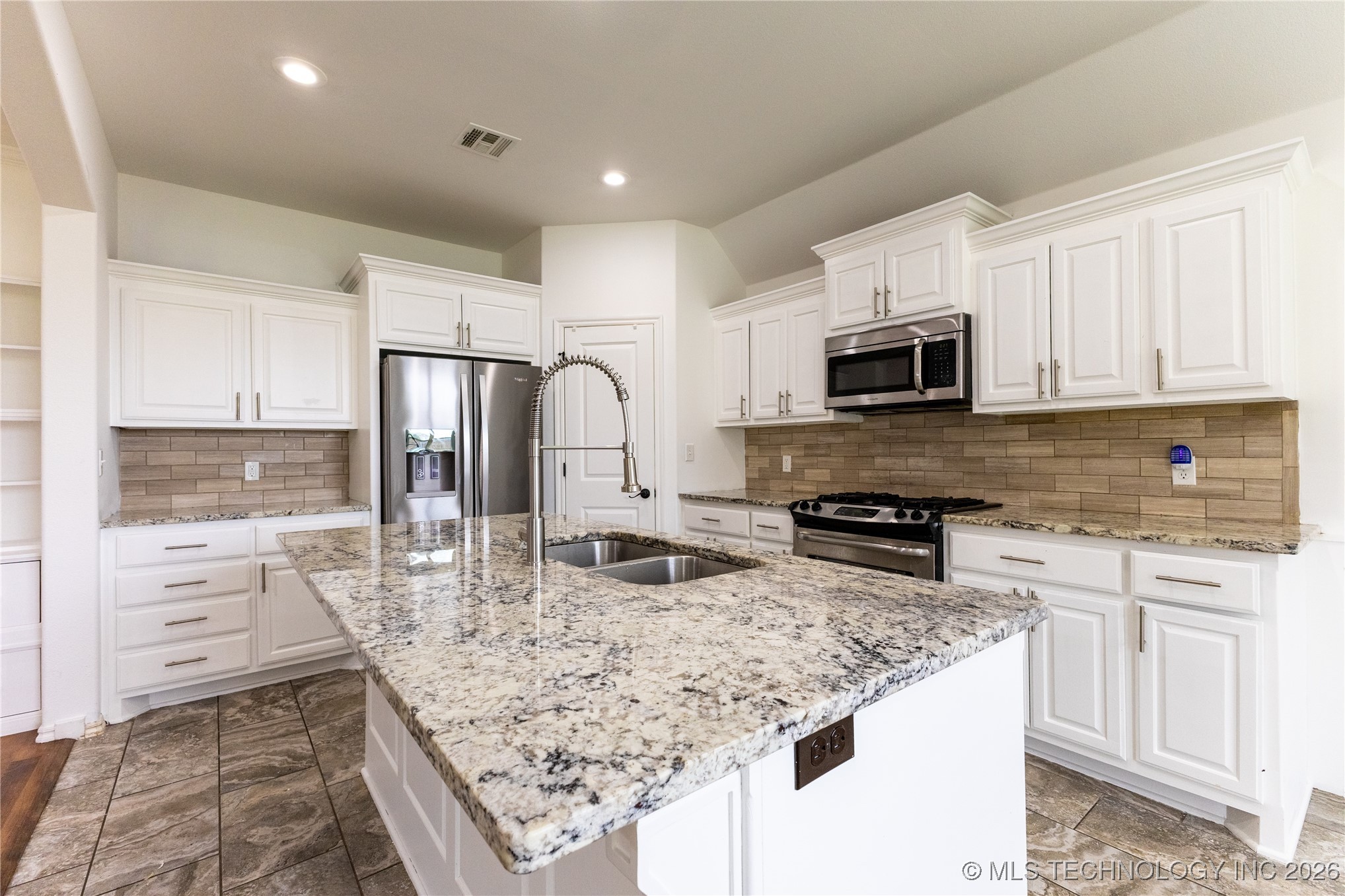 1301 W Elmira Place Property Photo 18