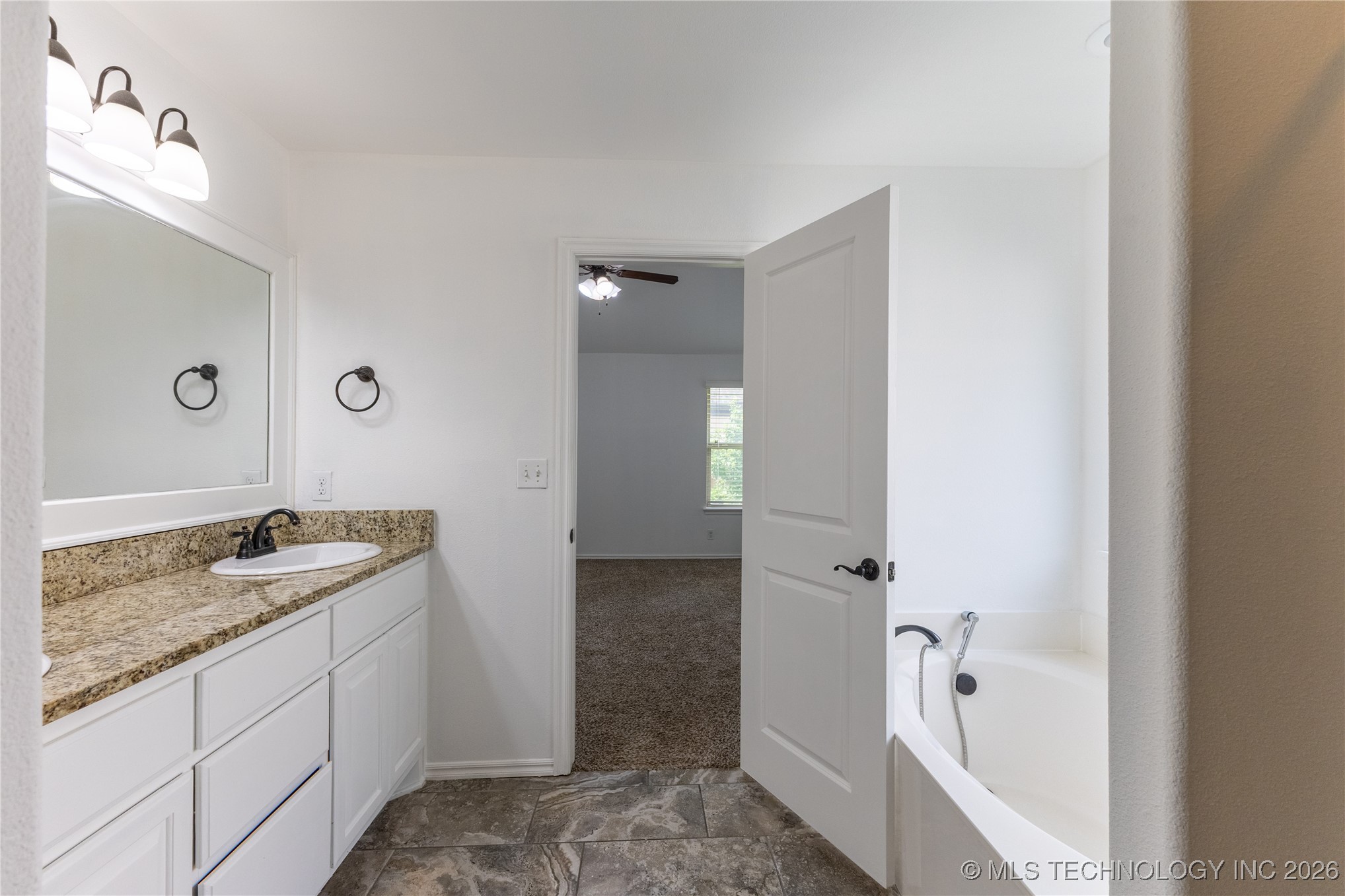 1301 W Elmira Place Property Photo 23