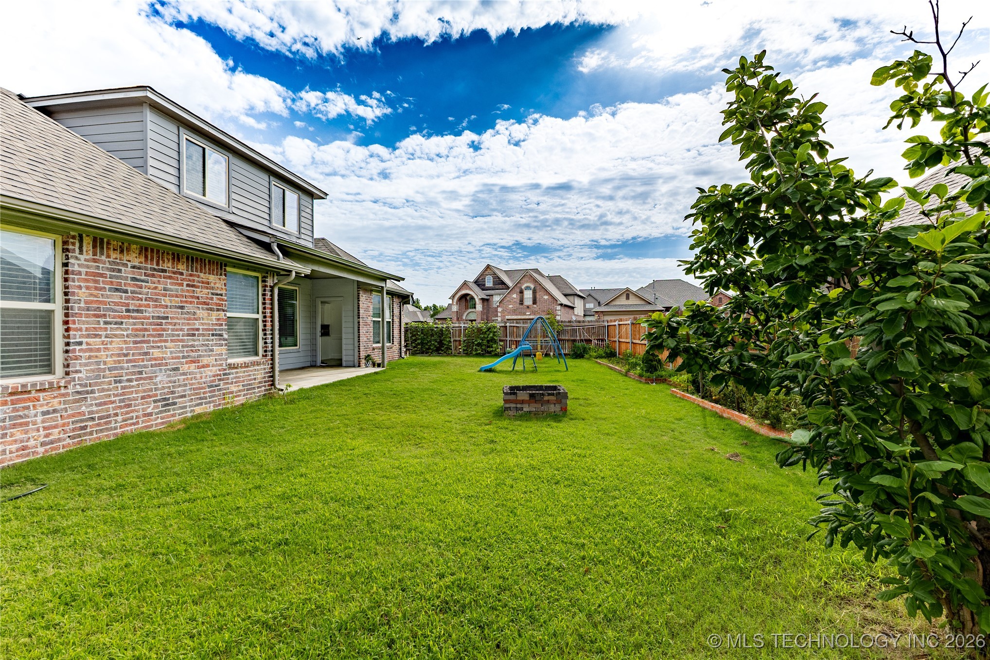 1301 W Elmira Place Property Photo 42