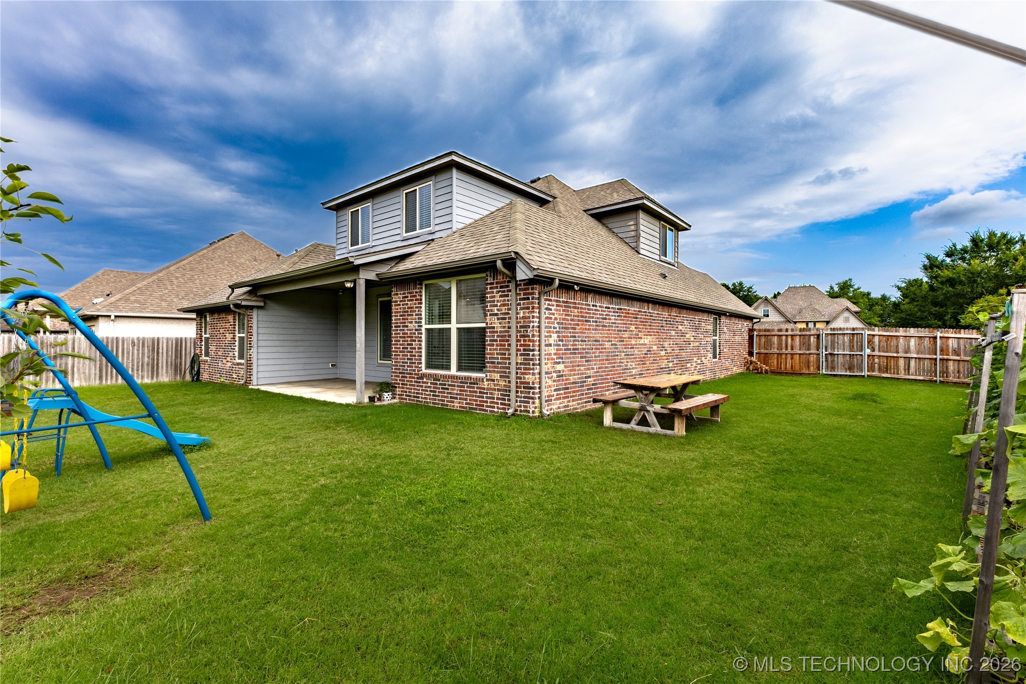 1301 W Elmira Place Property Photo 43