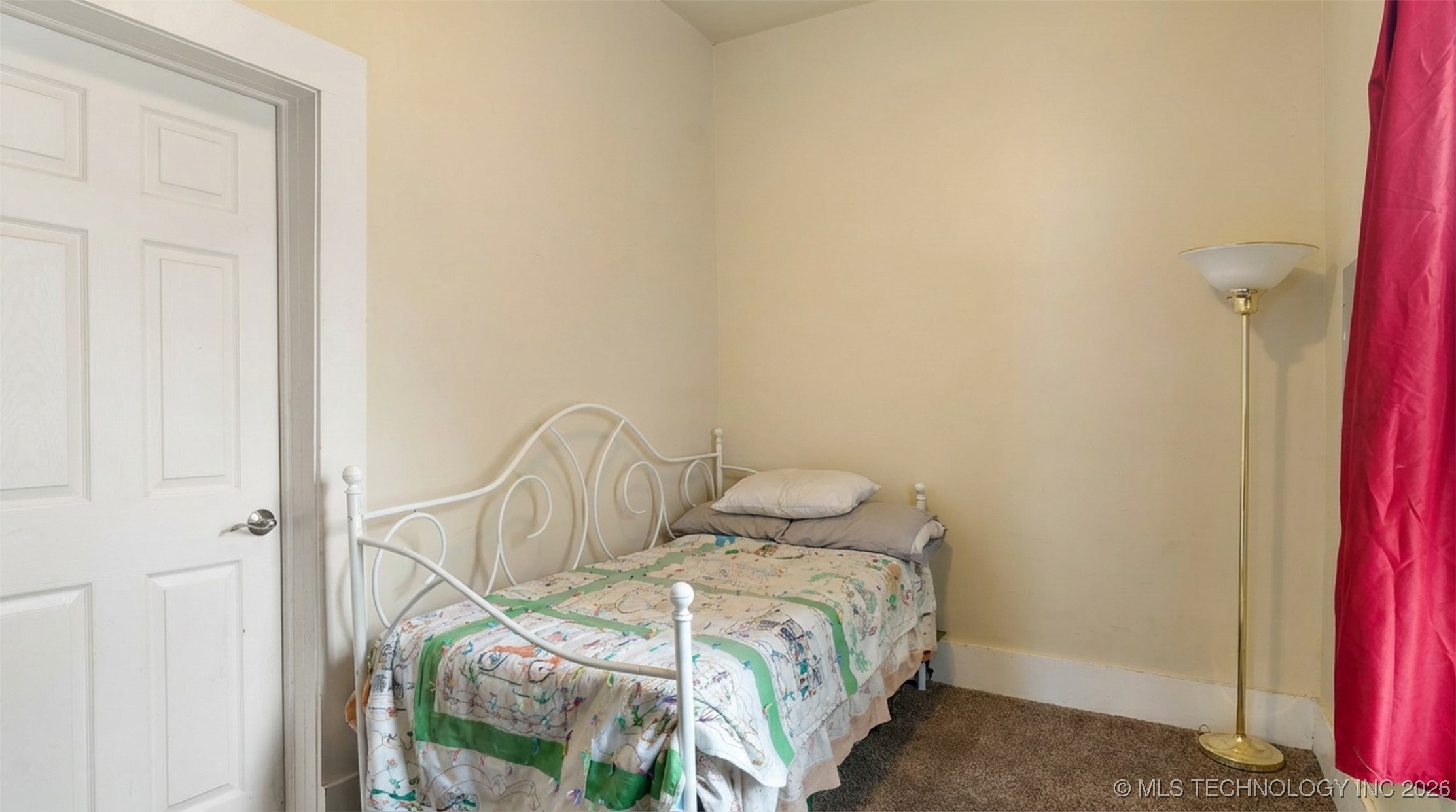 460 N Gunter Property Photo 9