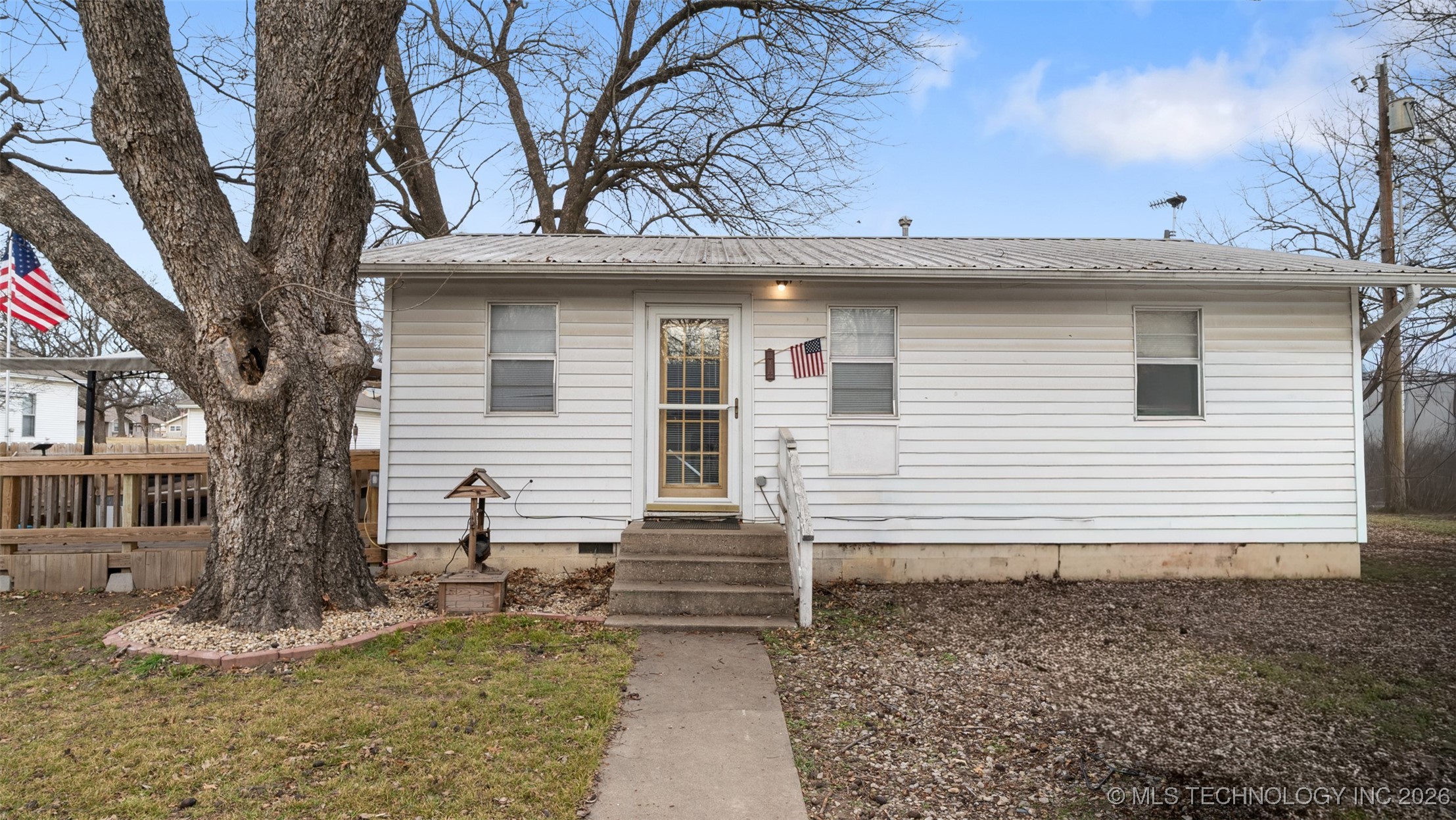 460 N Gunter Property Photo 17