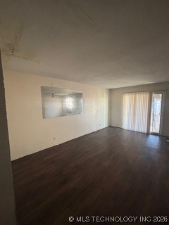 1920 S Phoenix Avenue Property Photo 4