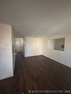 1920 S Phoenix Avenue Property Photo 6