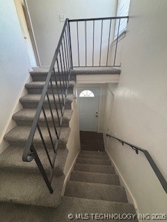 1920 S Phoenix Avenue Property Photo 9