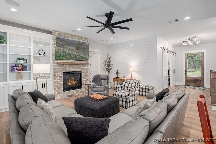 12427 Atlantic Drive Property Photo 3