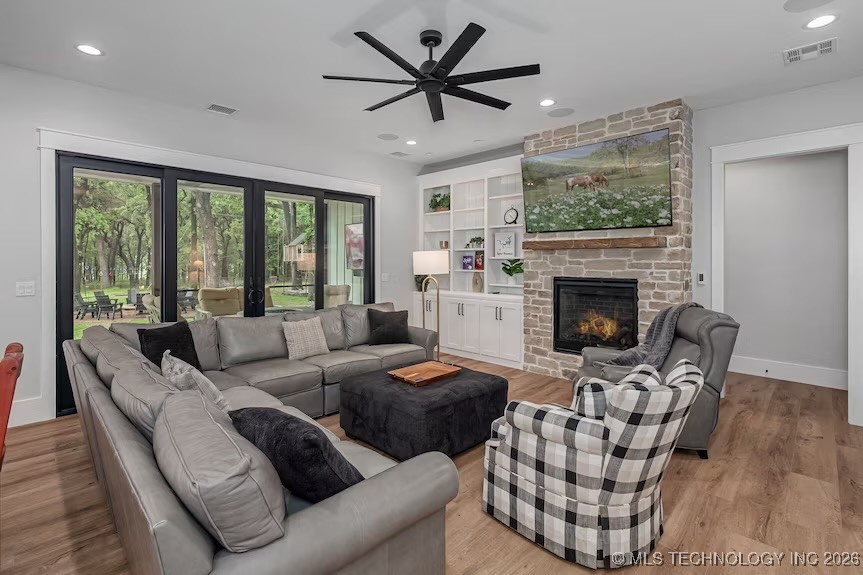 12427 Atlantic Drive Property Photo 4