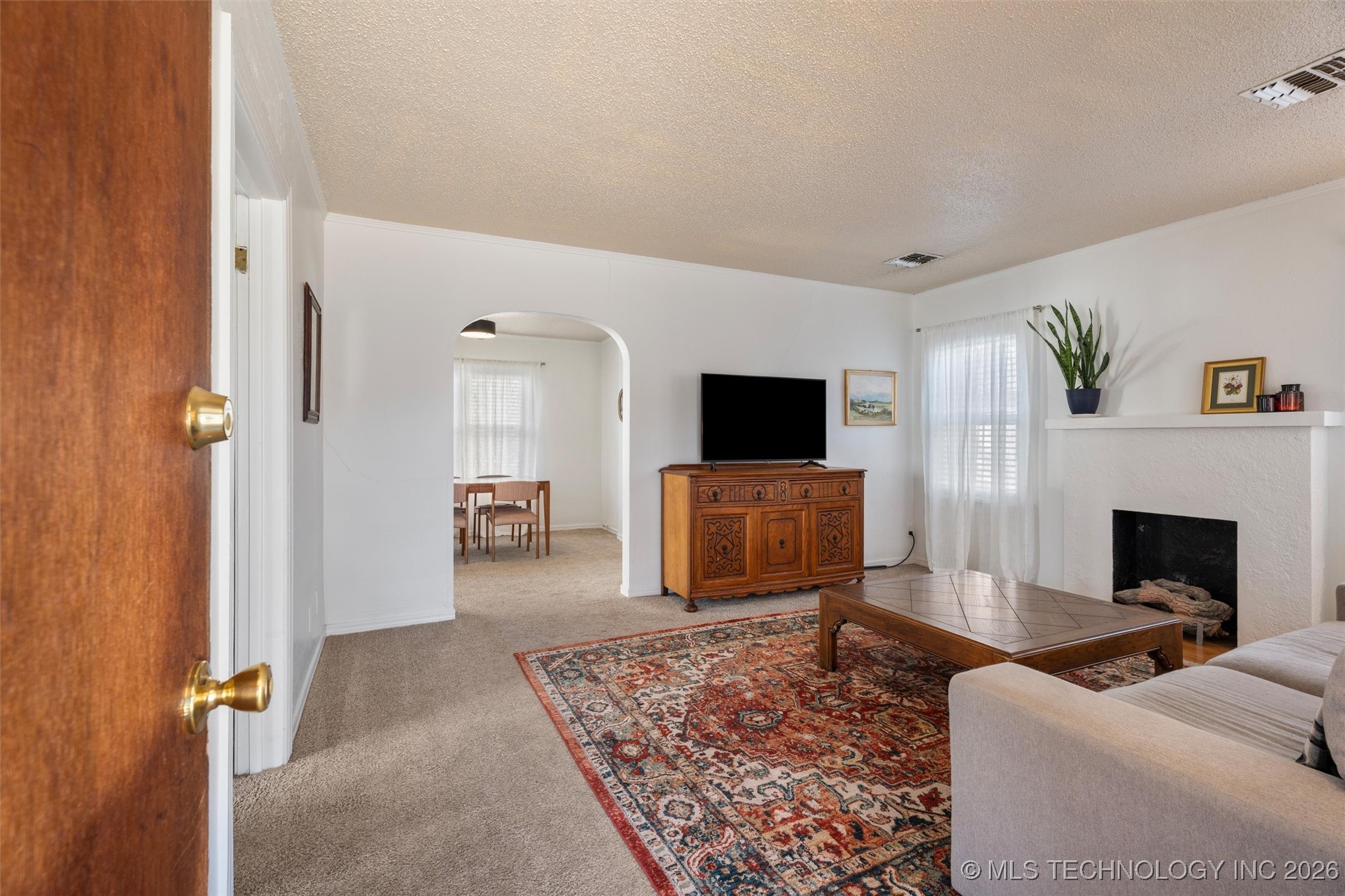 721 S Creek Avenue Property Photo 5