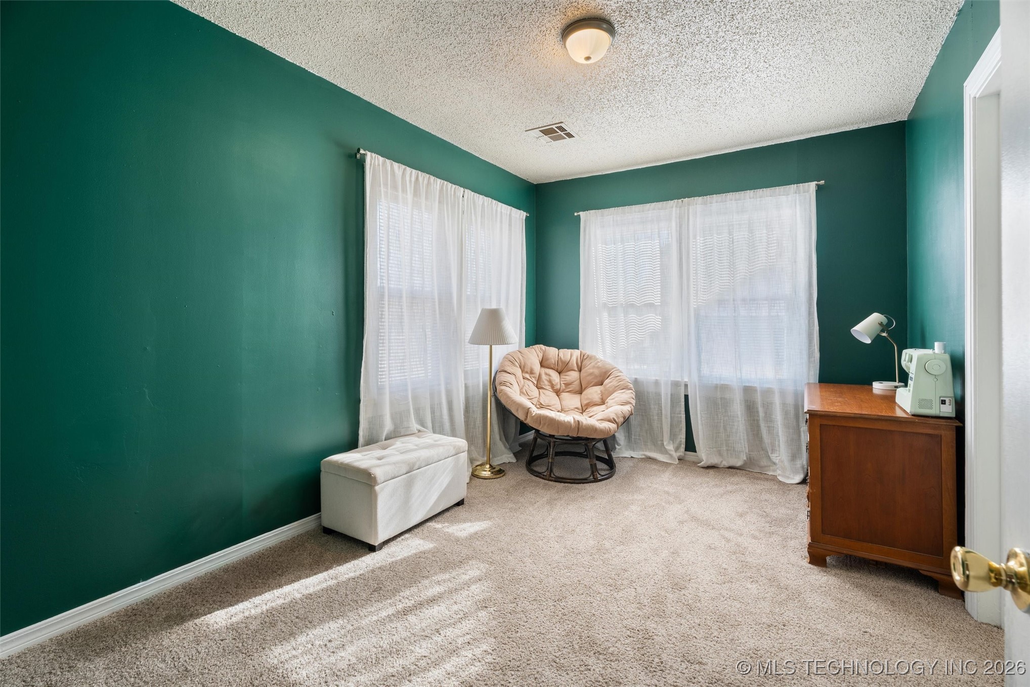 721 S Creek Avenue Property Photo 11