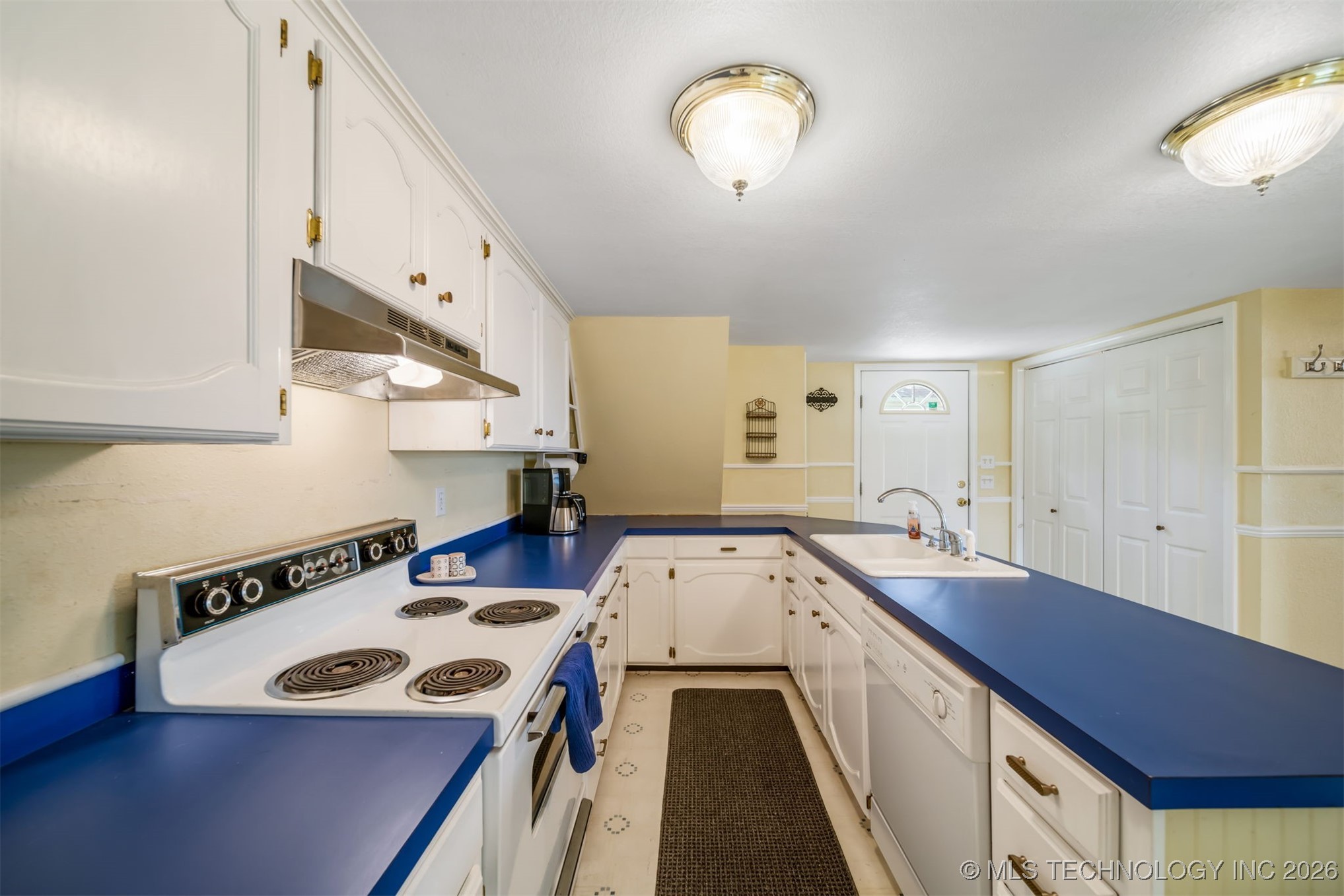 619 E 437 Road Property Photo 9