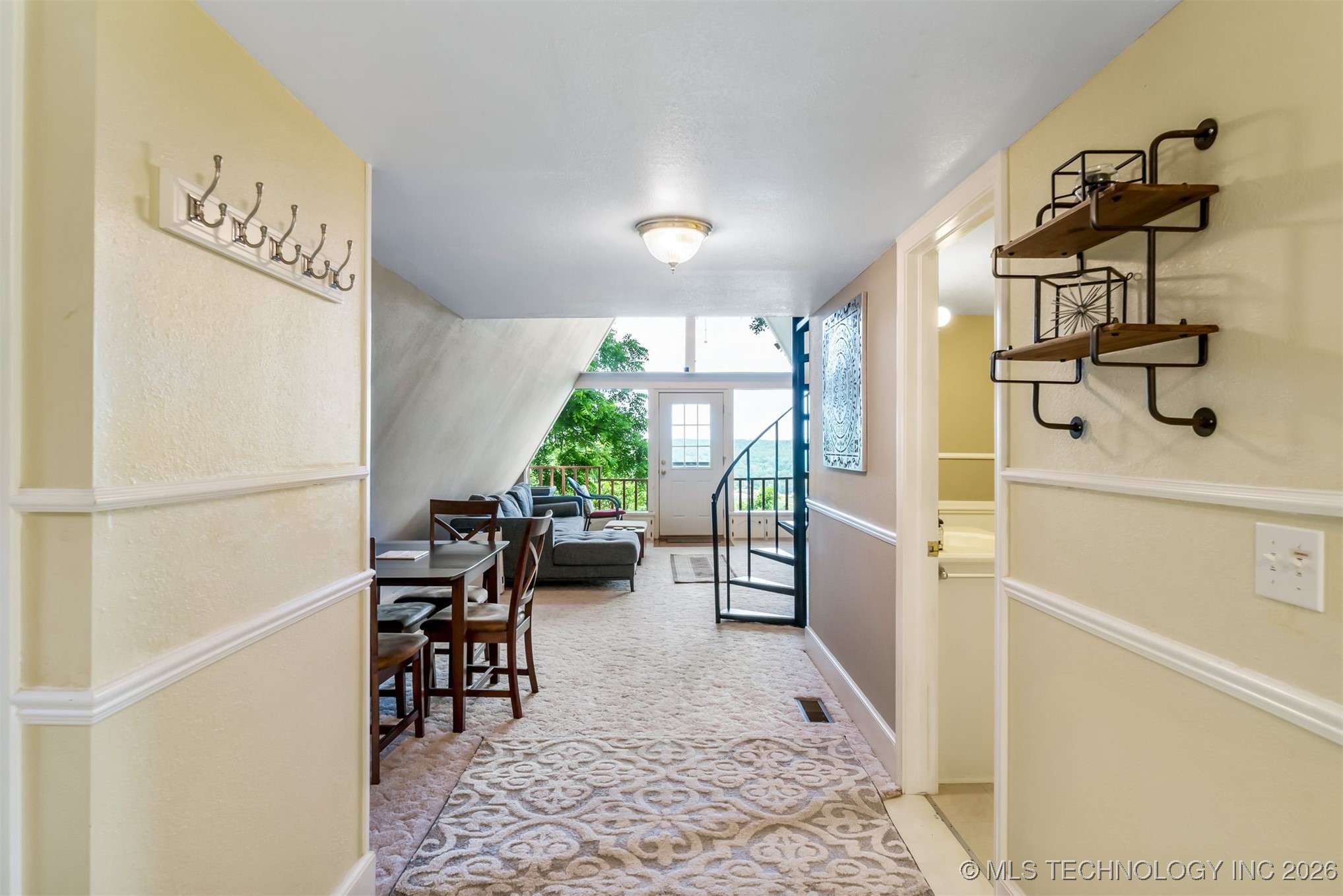 619 E 437 Road Property Photo 11