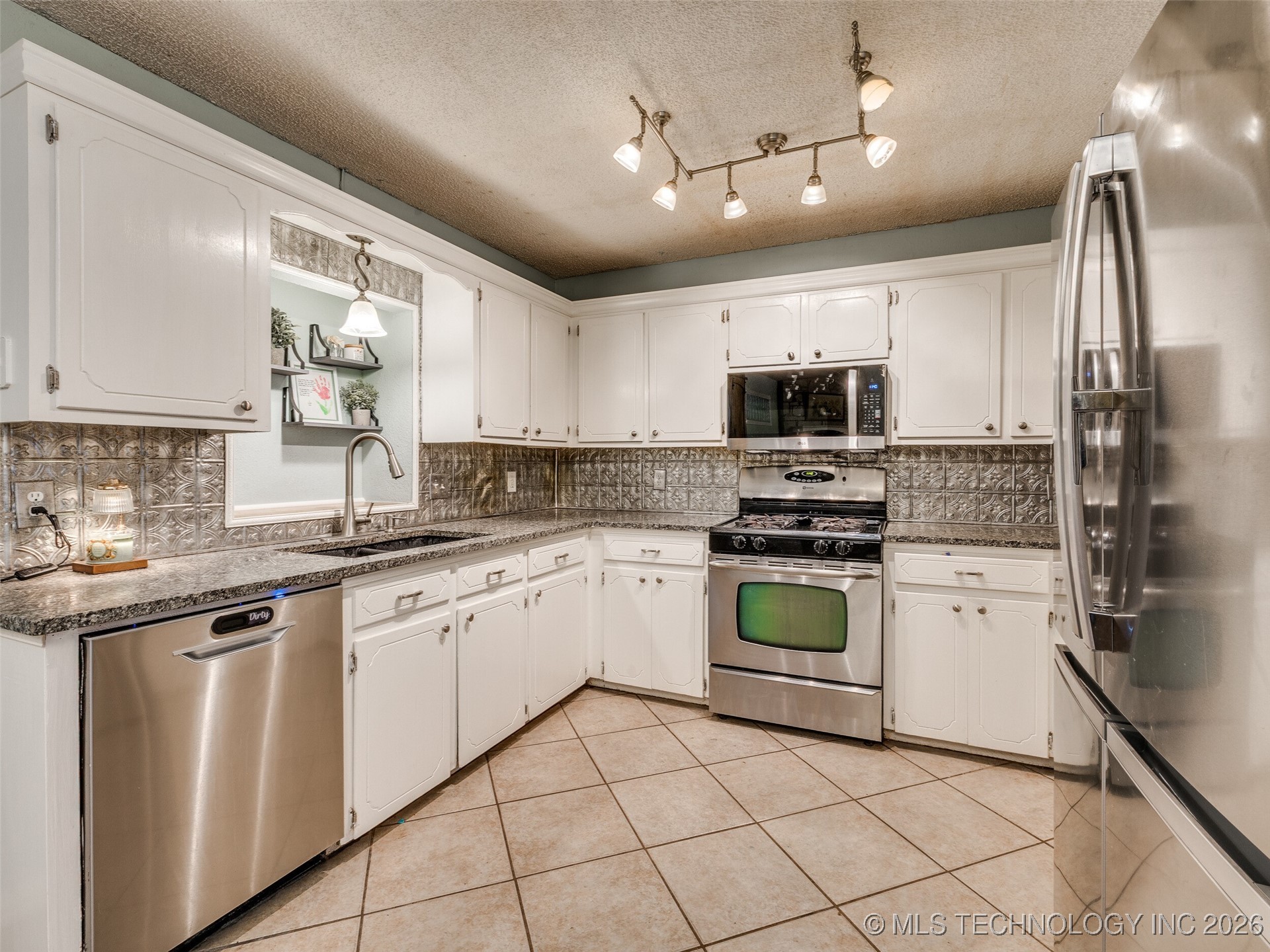 8804 E 134th Street S Property Photo 11