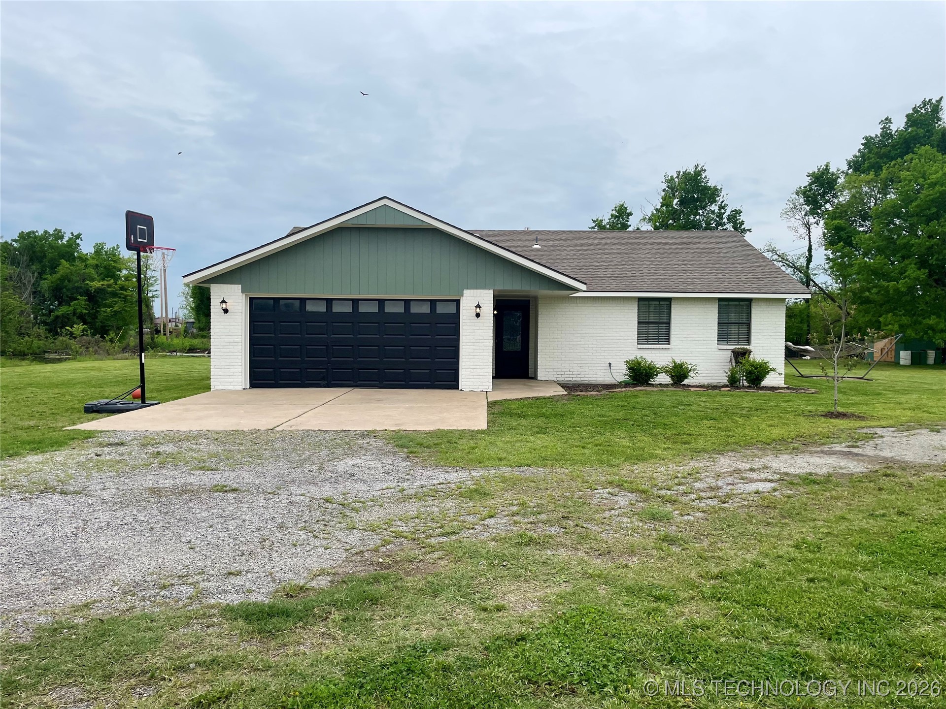 56550 E Highway 60 Property Photo 1