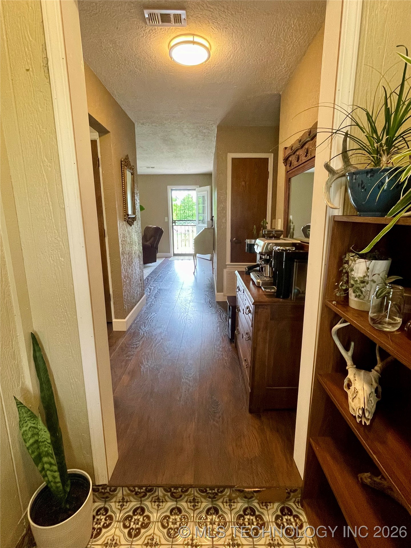 56550 E Highway 60 Property Photo 3