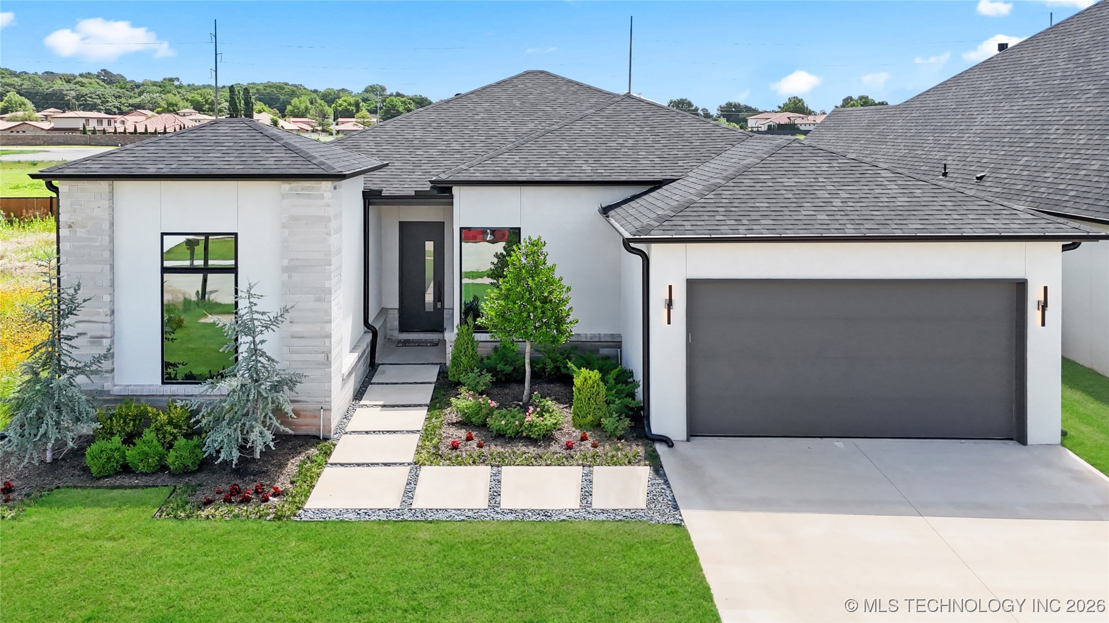 12005 S Vandalia Avenue Property Photo 2