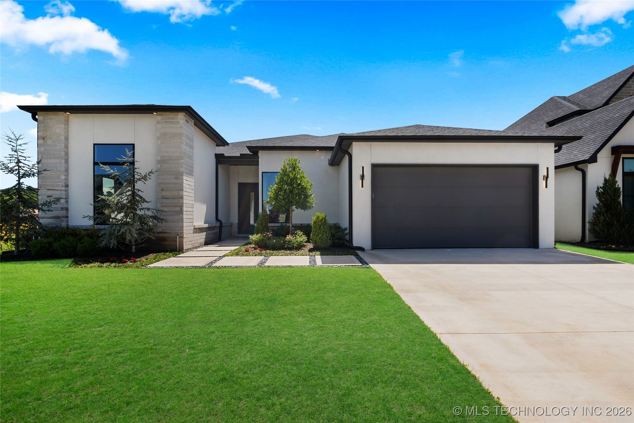 12005 S Vandalia Avenue Property Photo 3