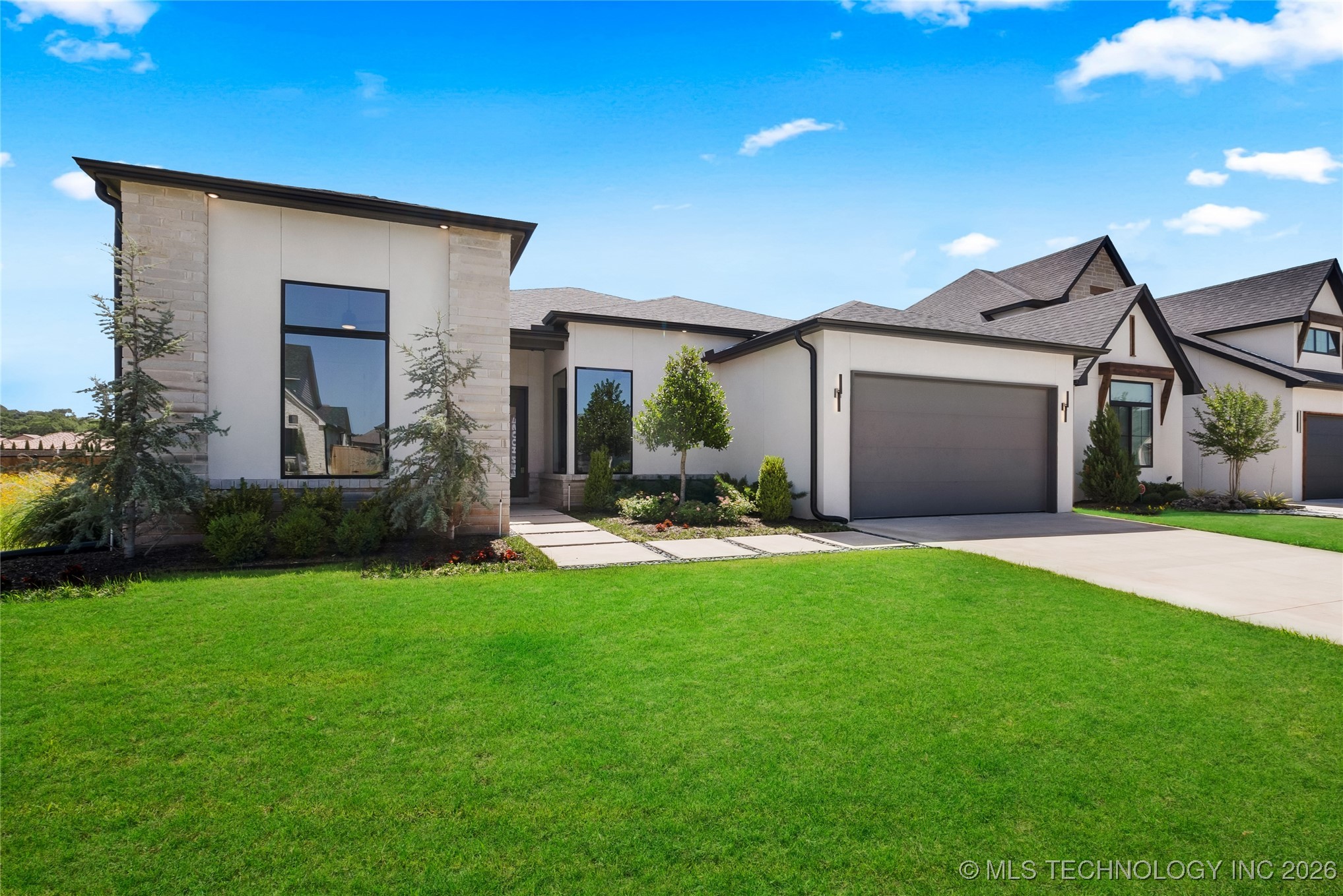 12005 S Vandalia Avenue Property Photo 5