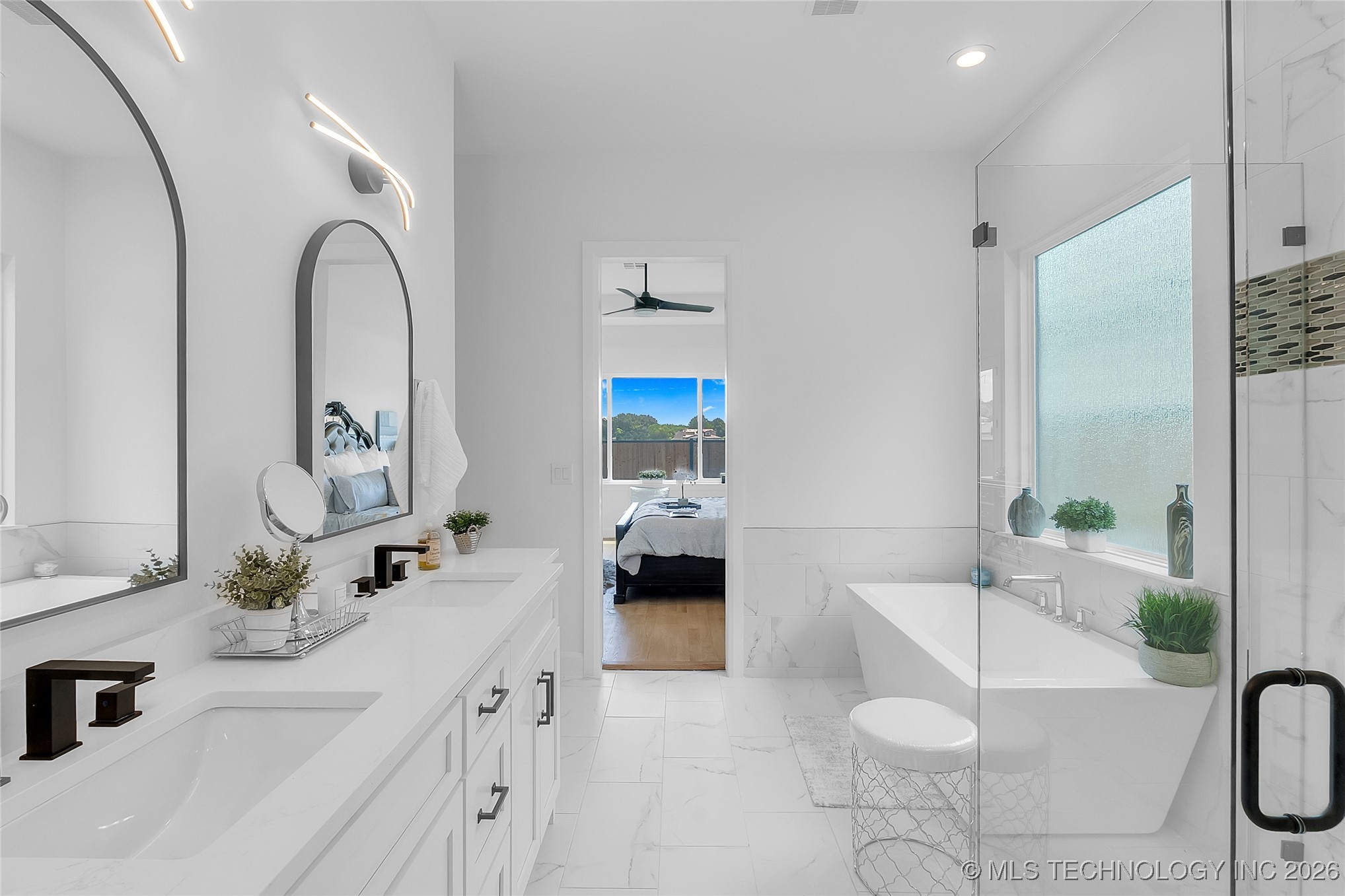 12005 S Vandalia Avenue Property Photo 37