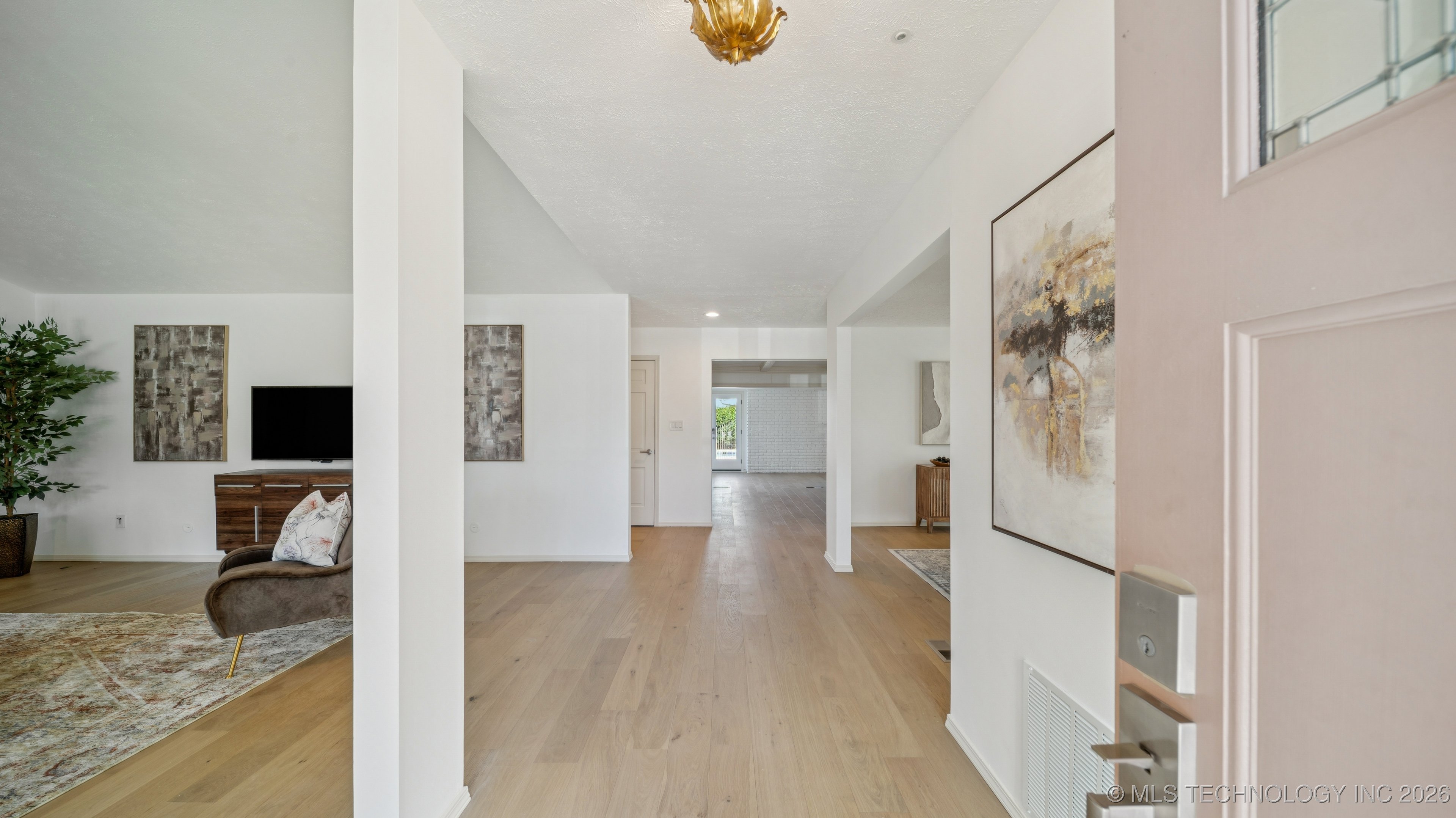 2943 E 56th Place Property Photo 6