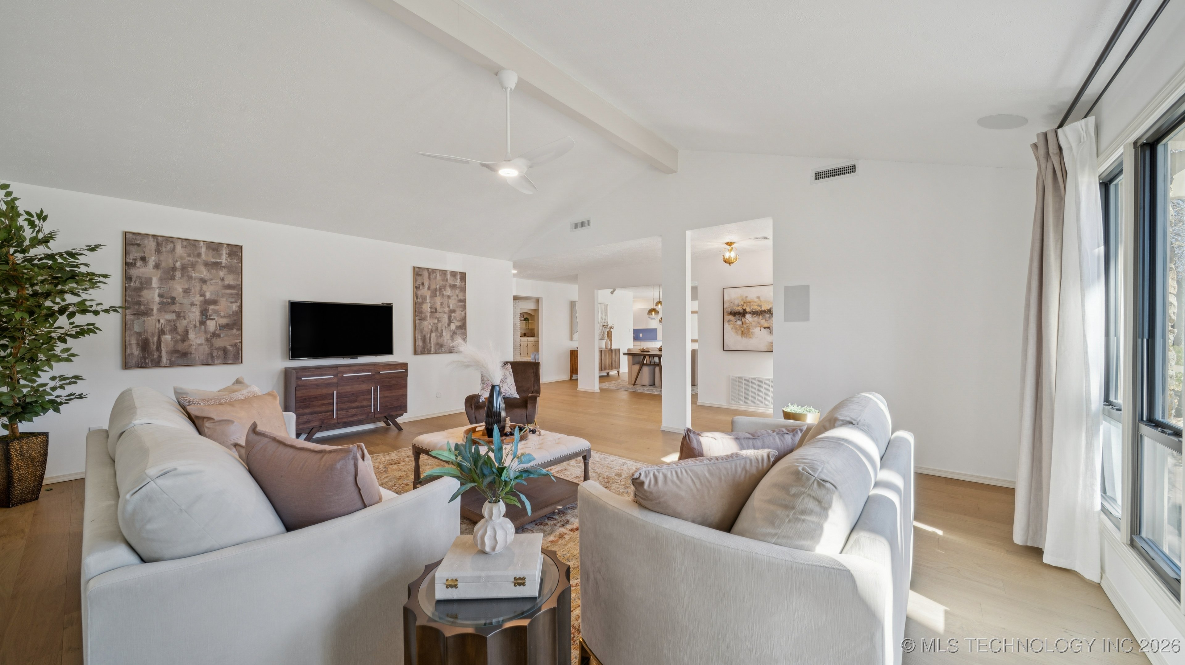 2943 E 56th Place Property Photo 9