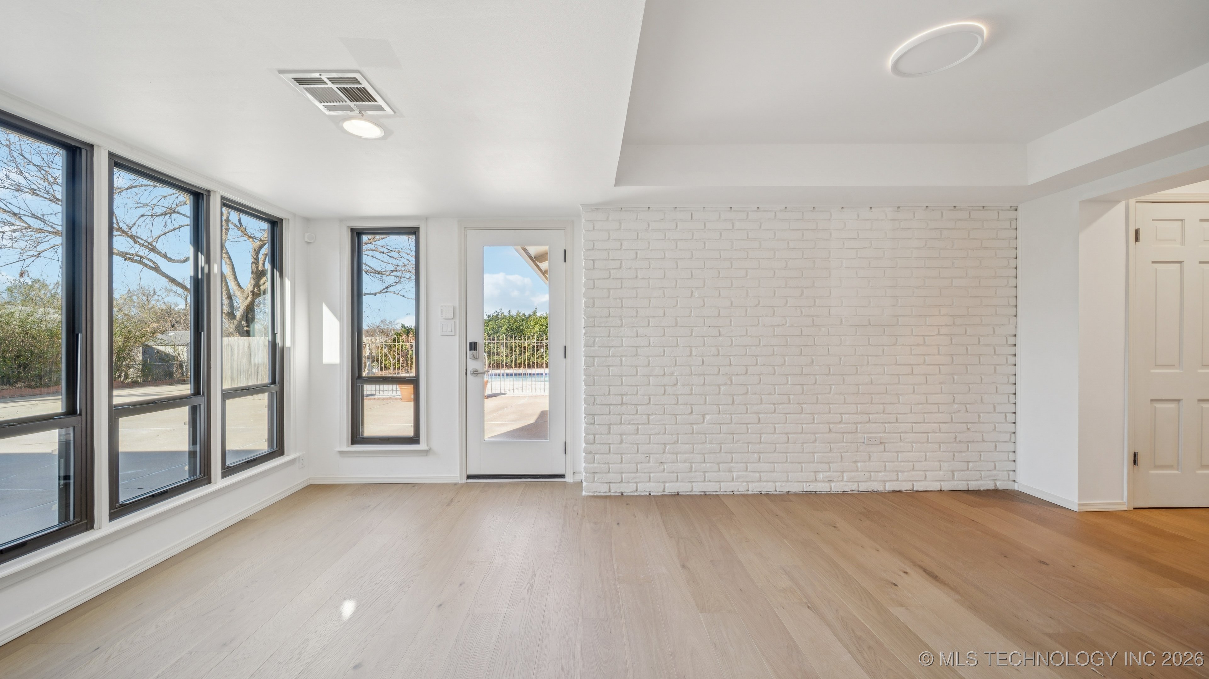 2943 E 56th Place Property Photo 25