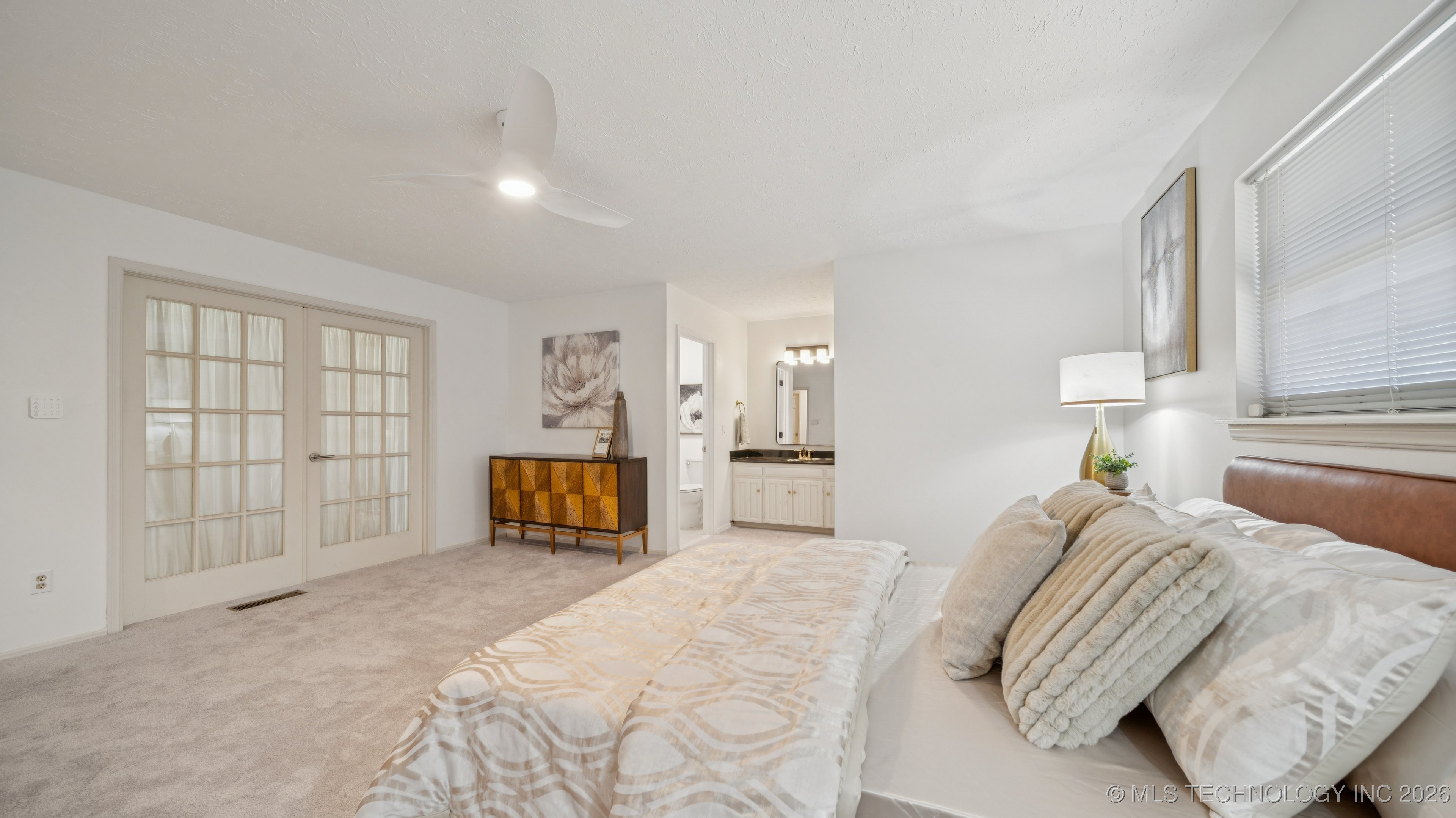 2943 E 56th Place Property Photo 27