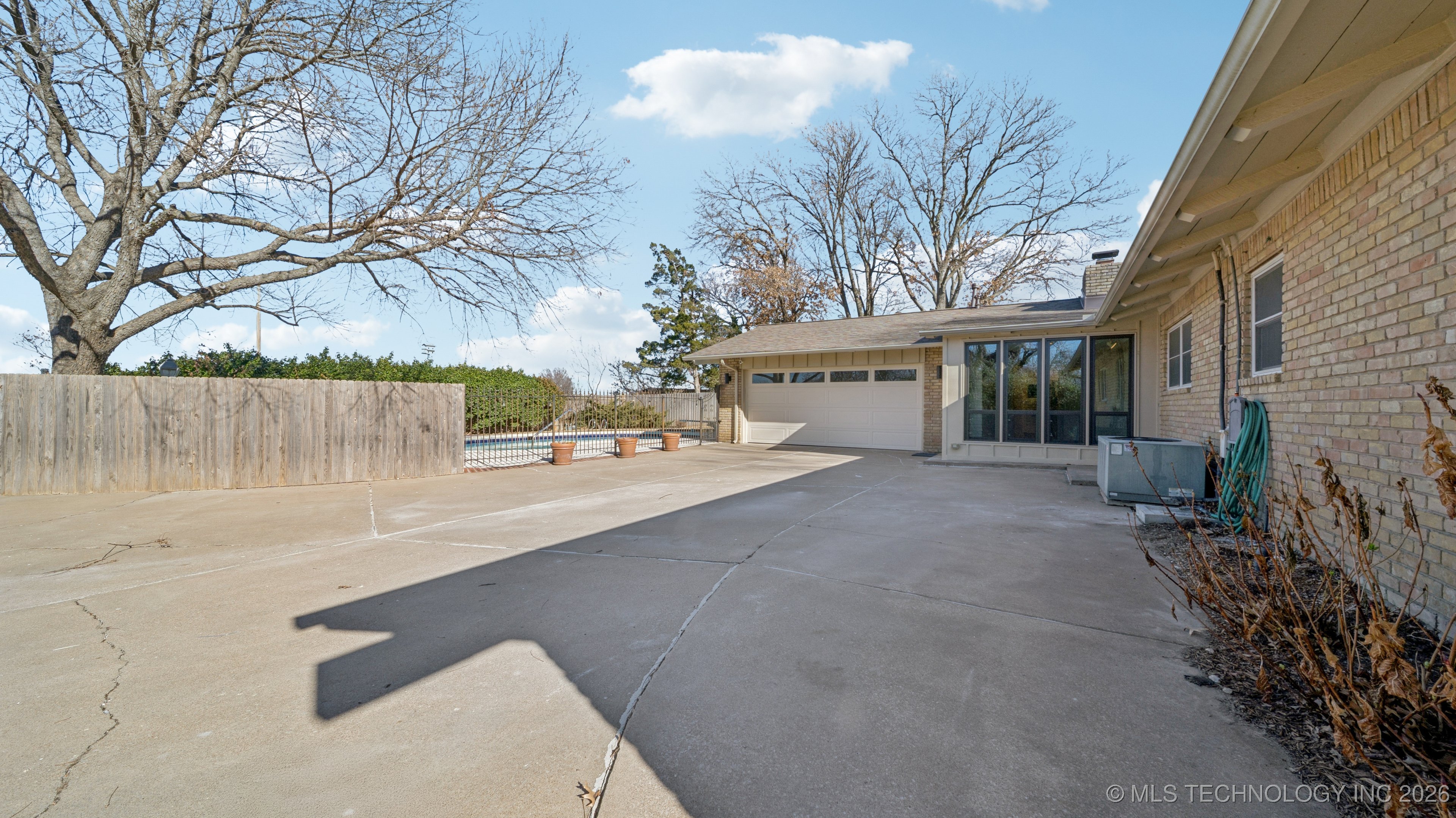 2943 E 56th Place Property Photo 42