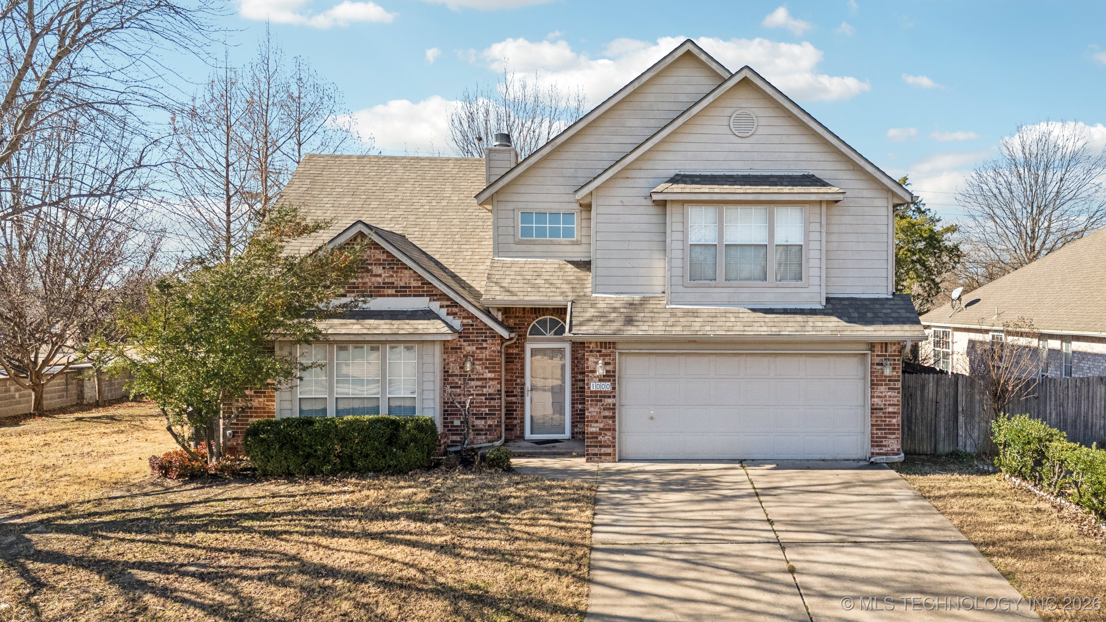 1000 N Yellowood Avenue Property Photo 1