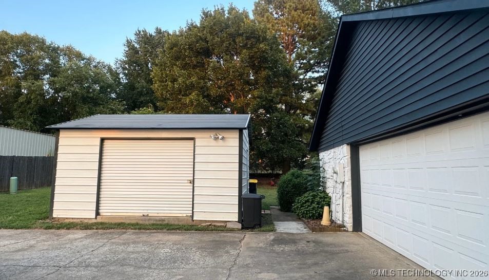 15623 S 297th East Street Property Photo 6