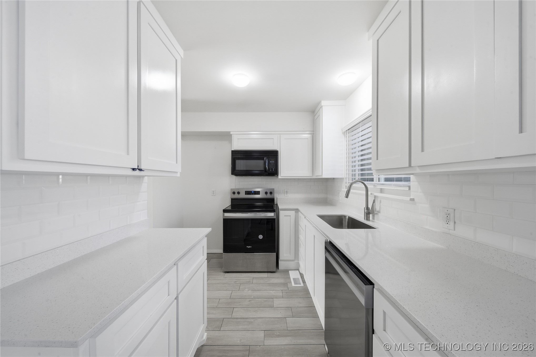 7469 S Yale Avenue E7469 Property Photo 8