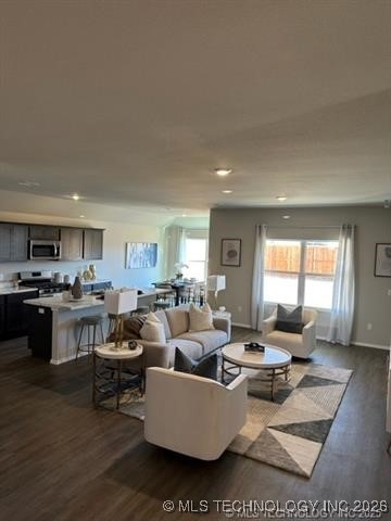 15671 Draft Street Property Photo 4