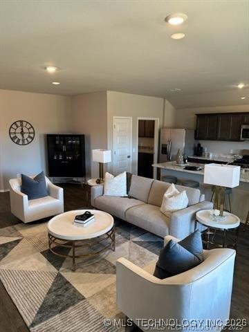 15671 Draft Street Property Photo 6