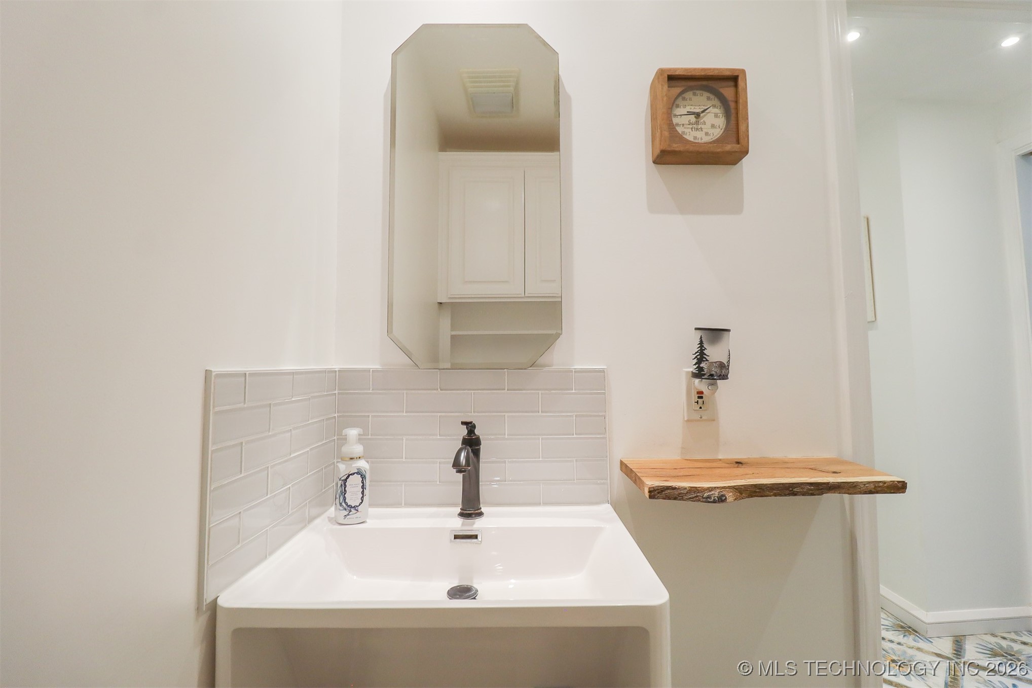 2612 E 17th Place Property Photo 32