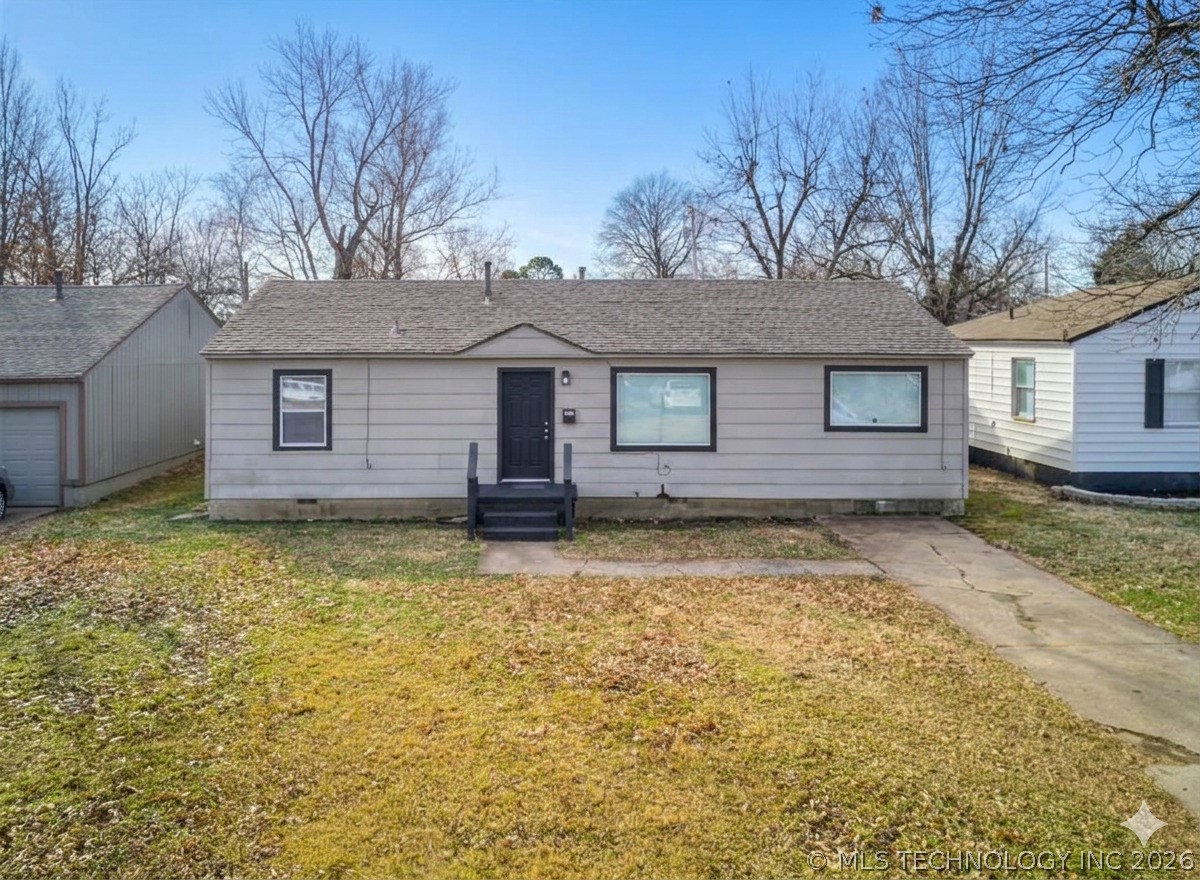 5926 E Newton Place Property Photo 1