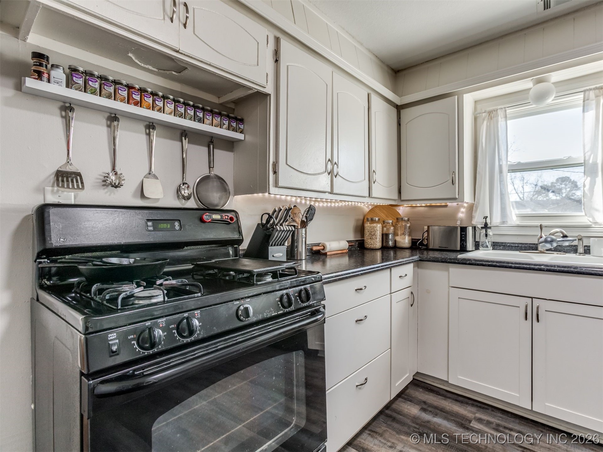 5926 E Newton Place Property Photo 12