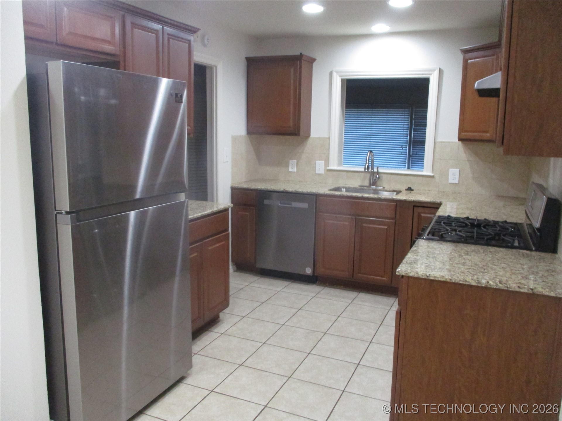 3742 S Richmond Avenue Property Photo 2