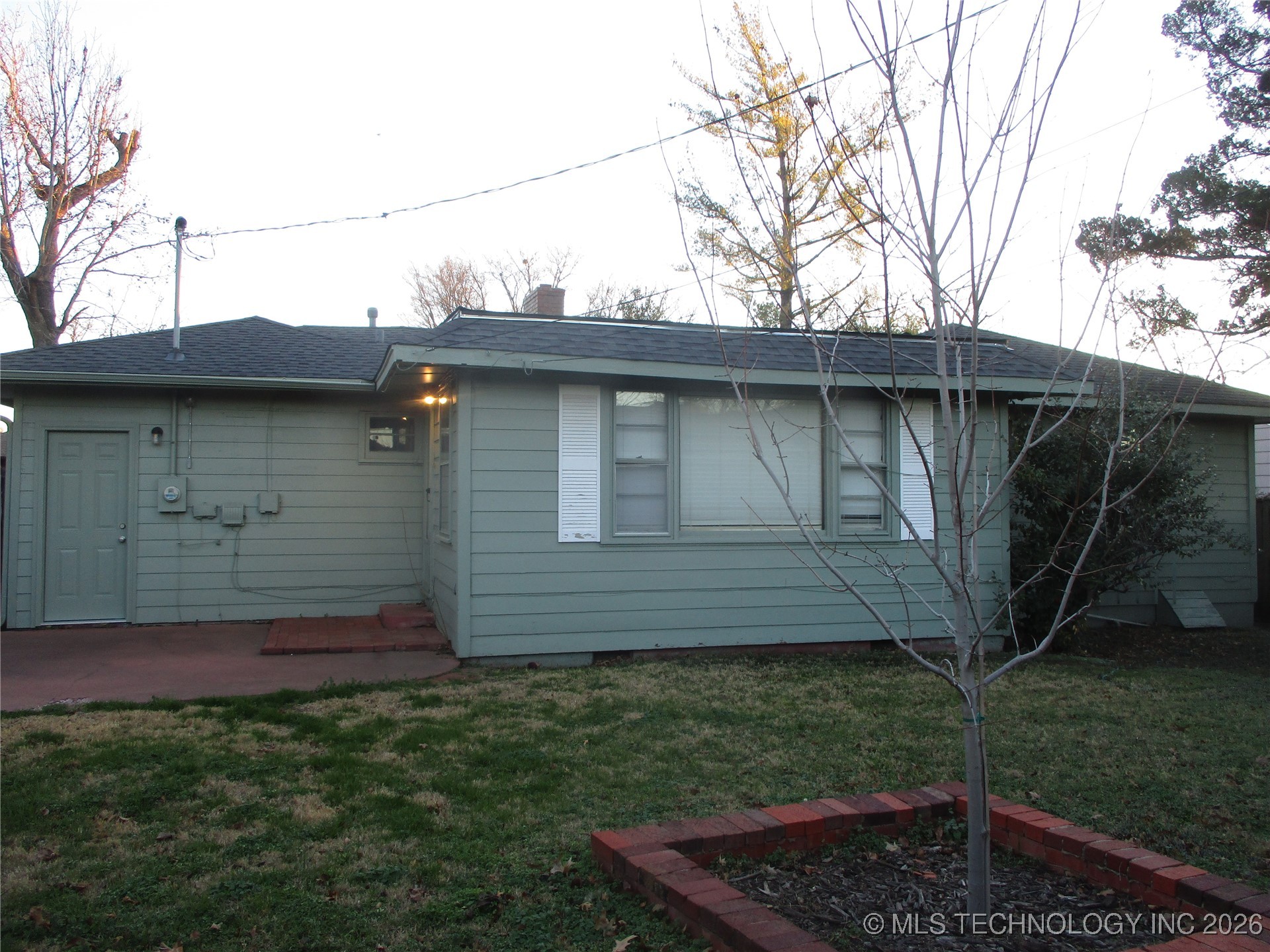 3742 S Richmond Avenue Property Photo 4