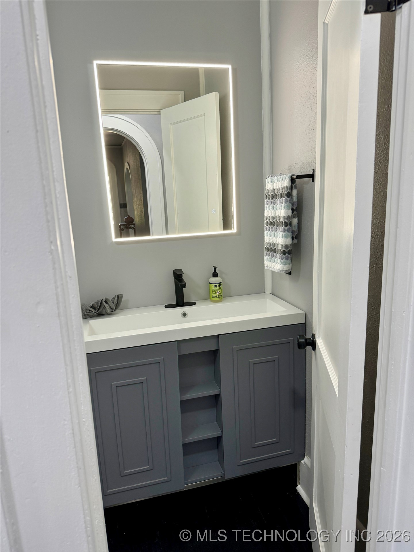 214 E Street Sw Property Photo 7