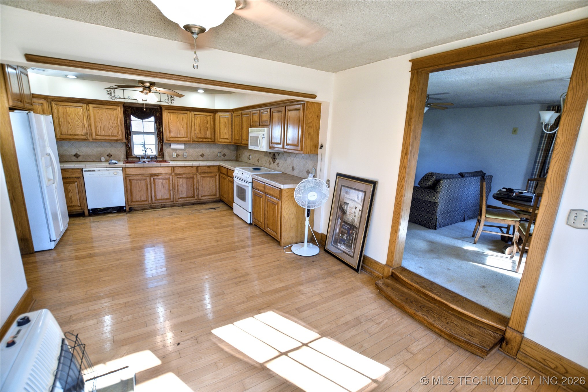452058 E 965 Loop Property Photo 5