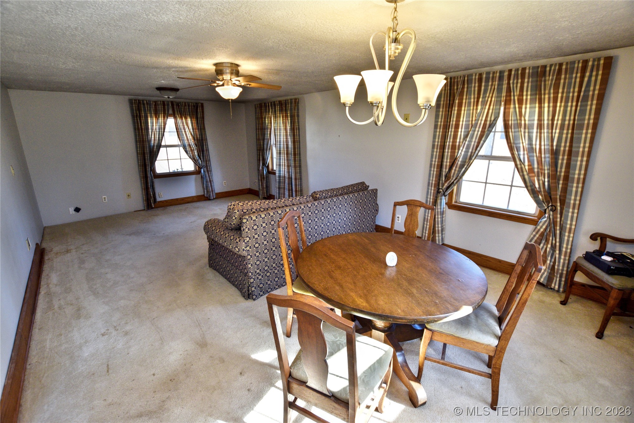 452058 E 965 Loop Property Photo 9