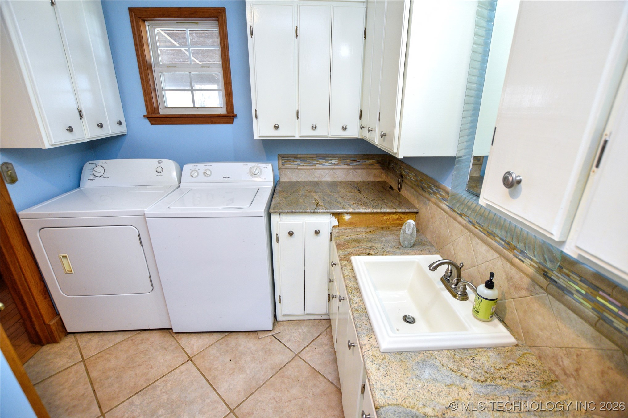 452058 E 965 Loop Property Photo 17