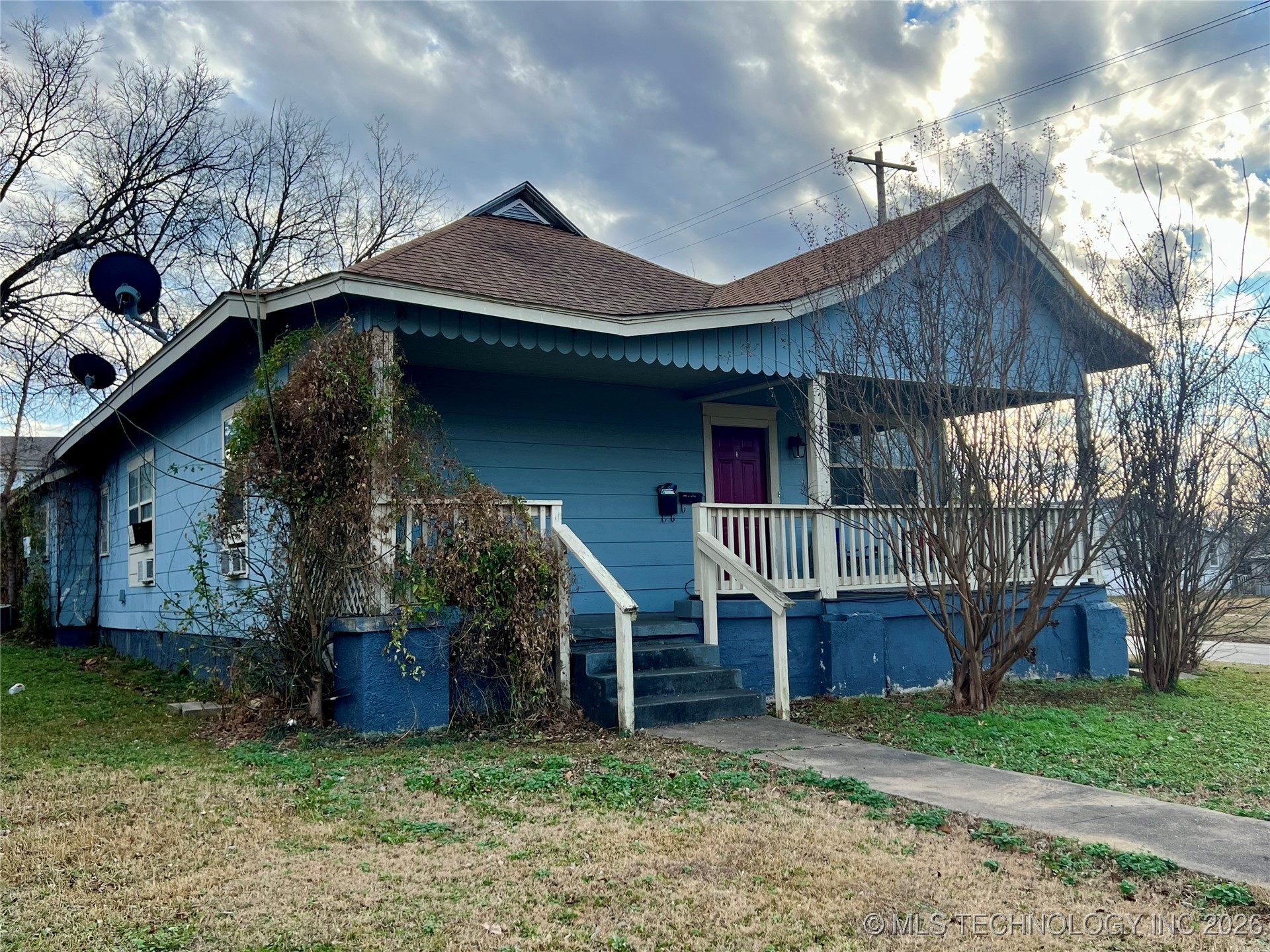 129 W 16th Property Photo 2