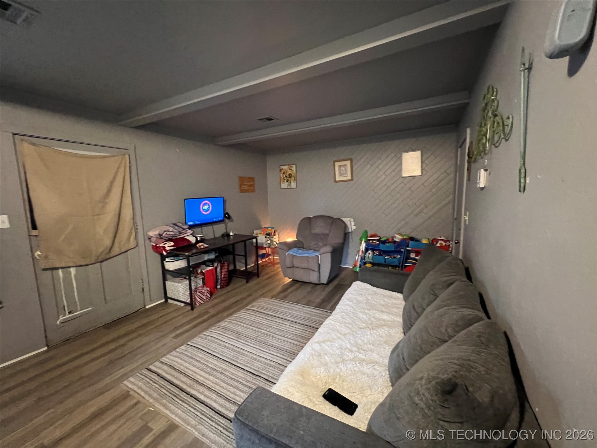 129 W 16th Property Photo 18